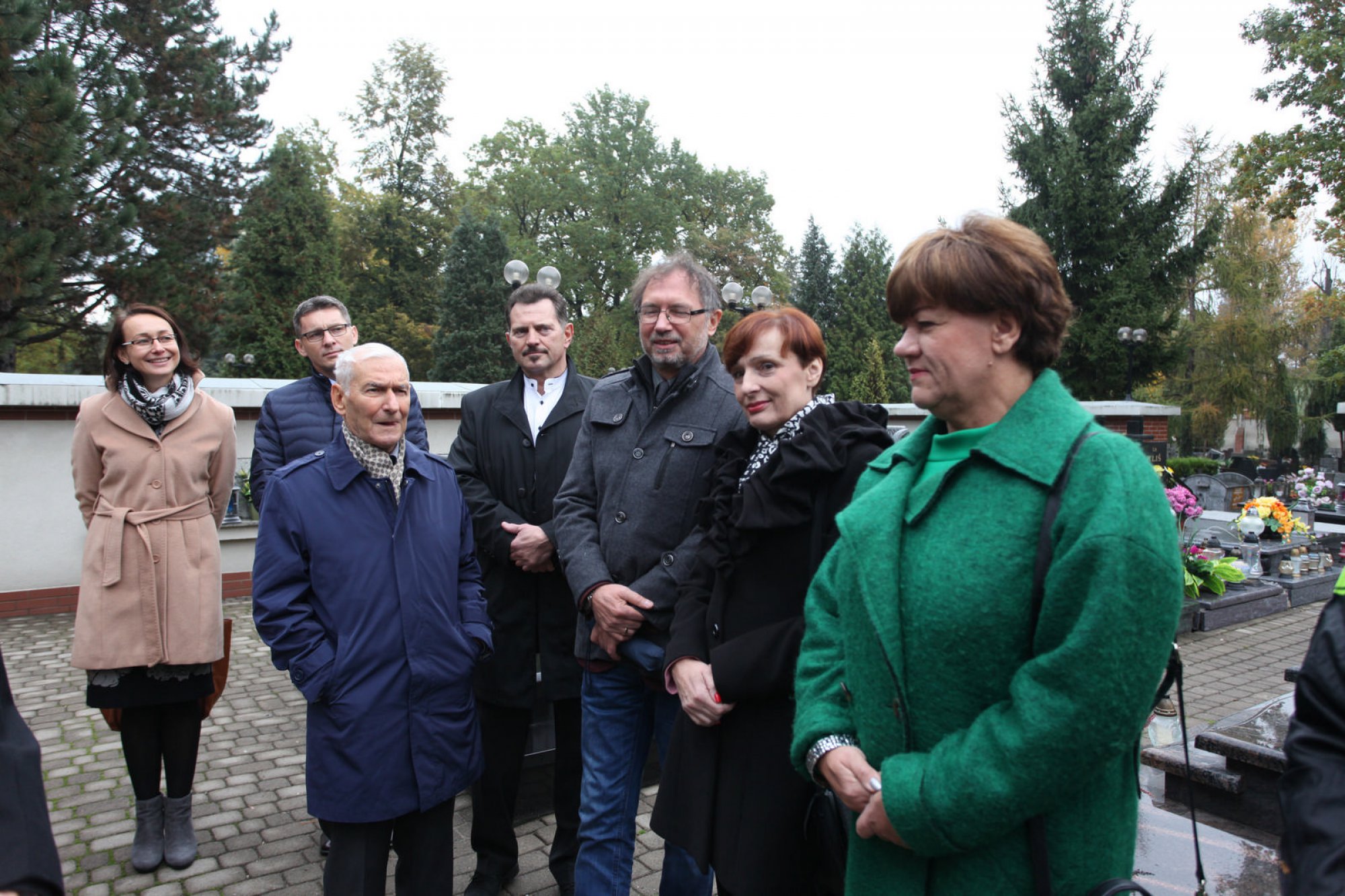 Złożenie kwiatów na grobach prof. Andrzeja Klisieckiego i prof. Zdzisława Zagrobelnego