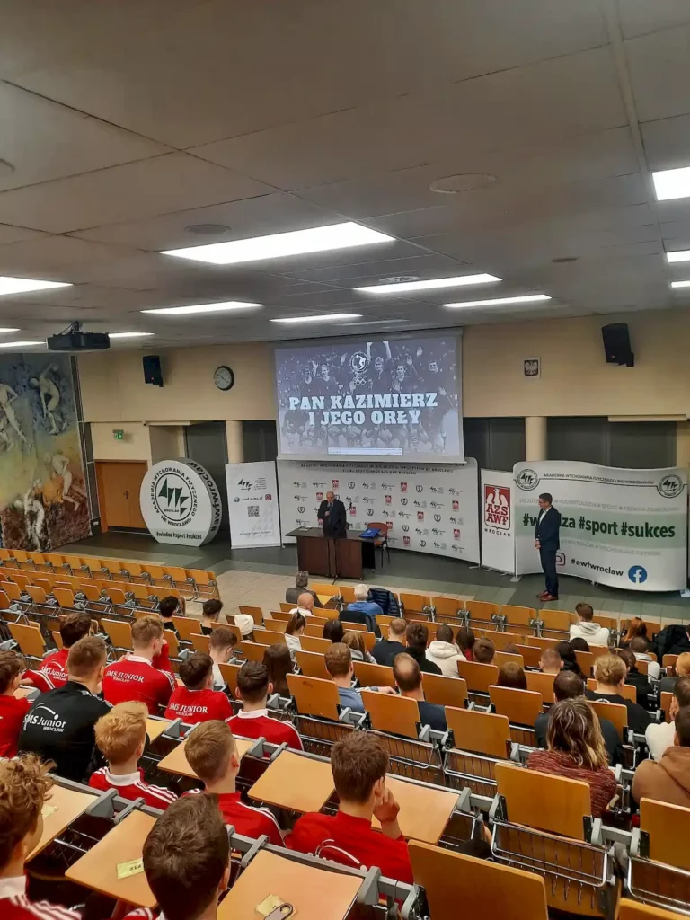 Spotkanie Ambasadora Janusza Jesionka, Prezesa Fundacji Kazimierza Górskiego z młodzieżą studentami i pracownikami Uczelni