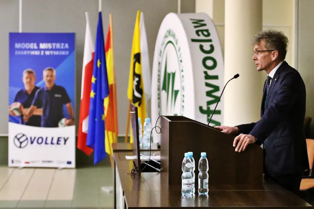 Fot. Łukasz Haraźny - Konferencja - 10 lat Siatkówki Dzieci i Młodzieży w AWF Wrocław i KS AZS-AWF Wrocław