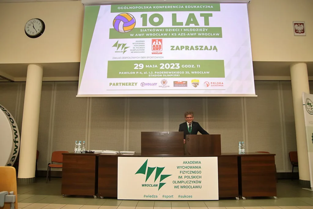 Fot. Łukasz Haraźny - Konferencja - 10 lat Siatkówki Dzieci i Młodzieży w AWF Wrocław i KS AZS-AWF Wrocław