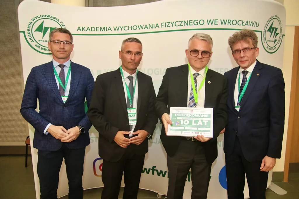 Fot. Łukasz Haraźny - Konferencja - 10 lat Siatkówki Dzieci i Młodzieży w AWF Wrocław i KS AZS-AWF Wrocław