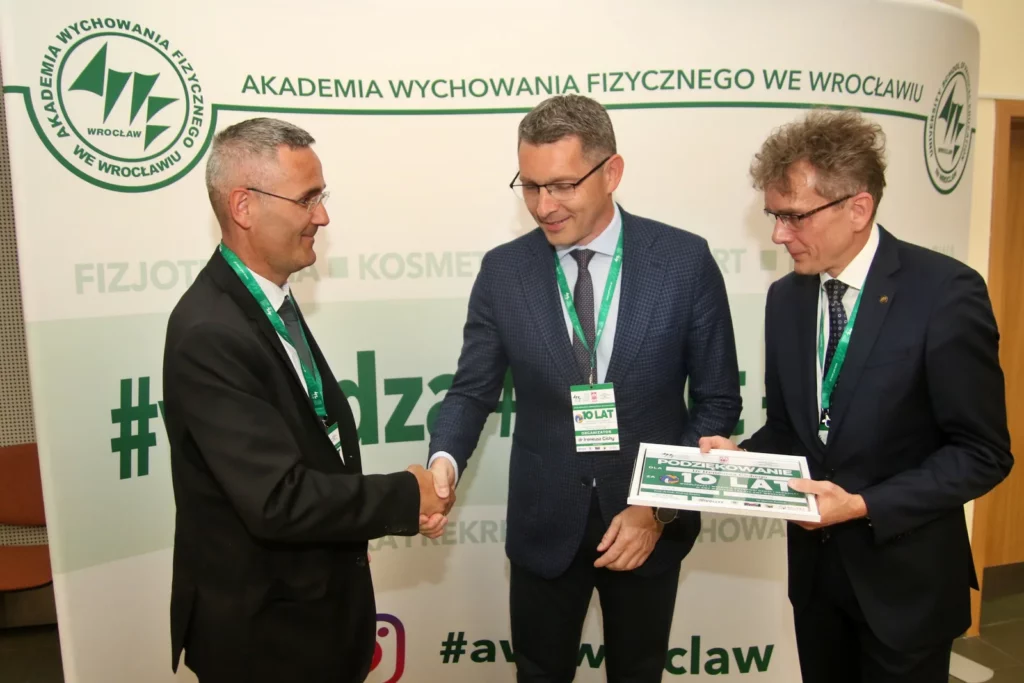 Fot. Łukasz Haraźny - Konferencja - 10 lat Siatkówki Dzieci i Młodzieży w AWF Wrocław i KS AZS-AWF Wrocław