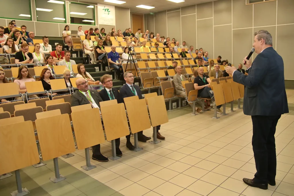 Fot. Łukasz Haraźny - Konferencja - 10 lat Siatkówki Dzieci i Młodzieży w AWF Wrocław i KS AZS-AWF Wrocław