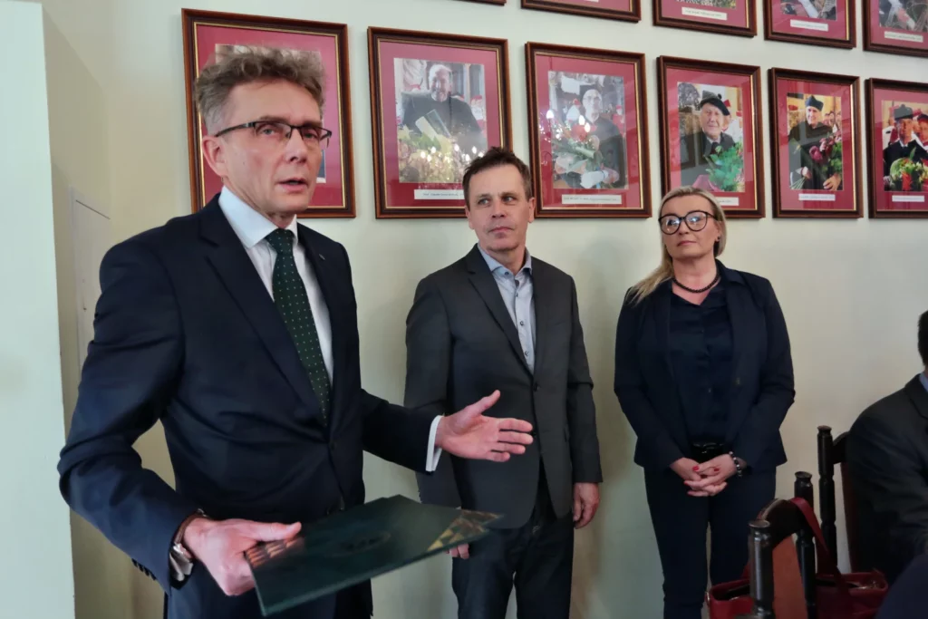 Fot. Andrzej Nowak - Posiedzenie Senatu AWF Wrocław - wręczenie nagród Rektora I stopnia