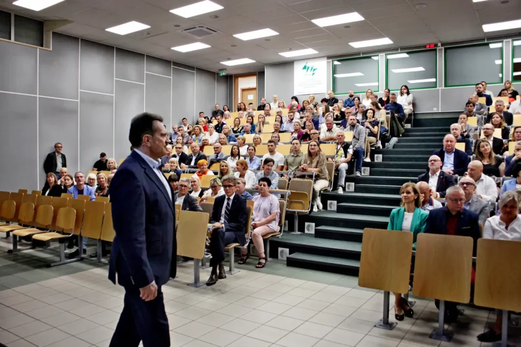 Fot. Adam Stępień - Spotkanie Rektora Elekta dr hab. Tadeusza Stefaniaka, prof. AWF z pracownikami Uczelni