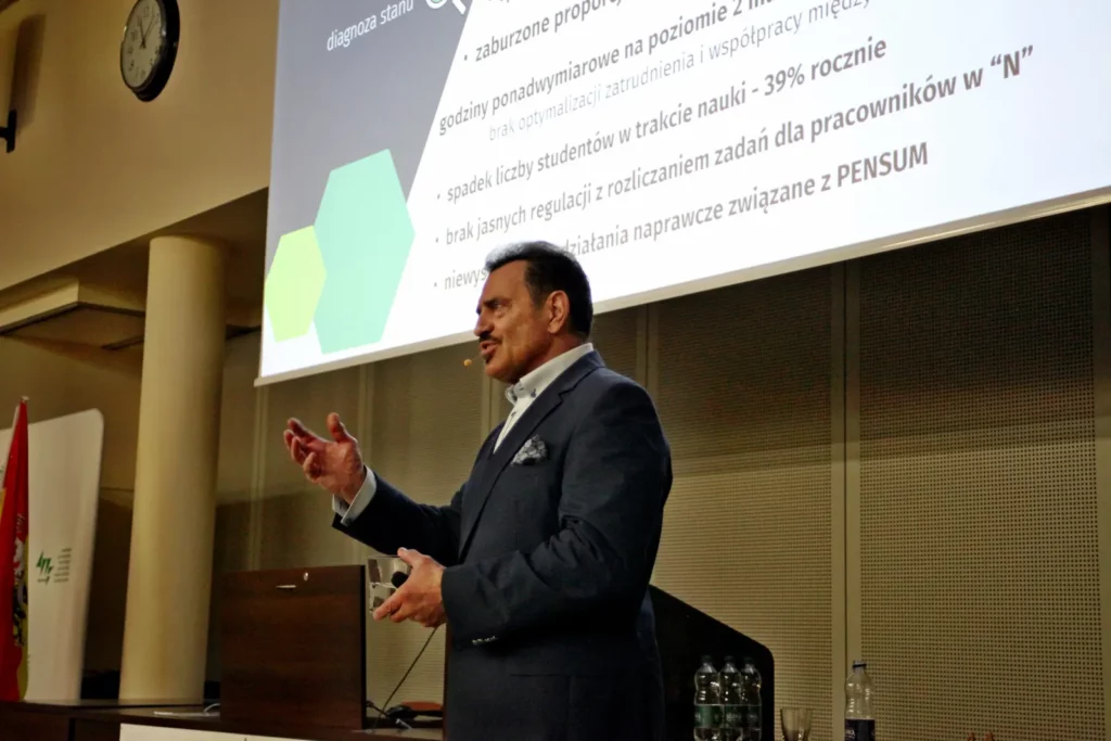 Fot. Adam Stępień - Spotkanie Rektora Elekta dr hab. Tadeusza Stefaniaka, prof. AWF z pracownikami Uczelni