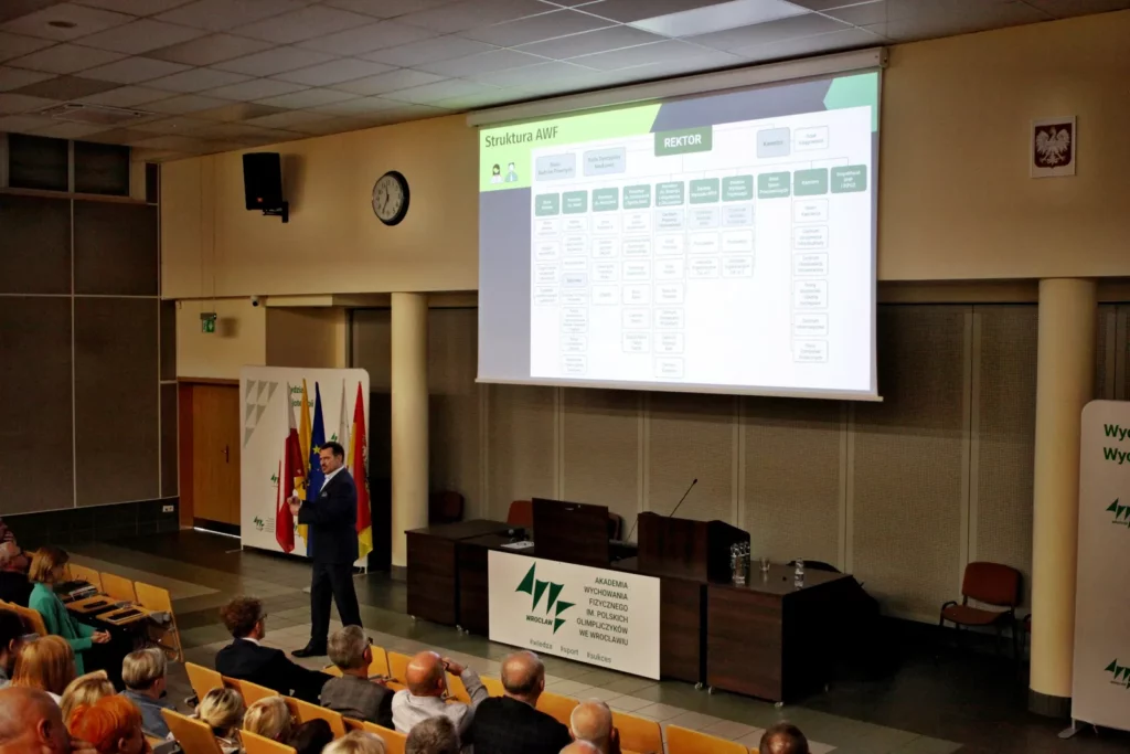 Fot. Adam Stępień - Spotkanie Rektora Elekta dr hab. Tadeusza Stefaniaka, prof. AWF z pracownikami Uczelni
