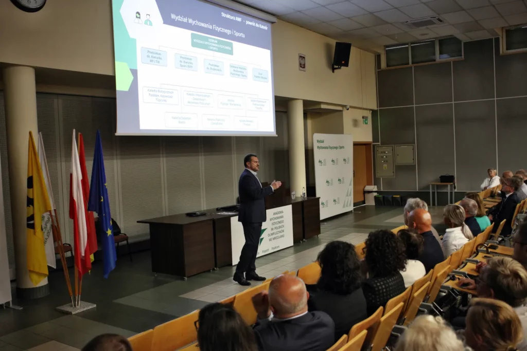 Fot. Adam Stępień - Spotkanie Rektora Elekta dr hab. Tadeusza Stefaniaka, prof. AWF z pracownikami Uczelni