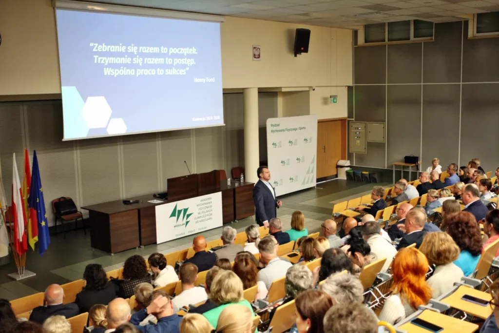 Fot. Adam Stępień - Spotkanie Rektora Elekta dr hab. Tadeusza Stefaniaka, prof. AWF z pracownikami Uczelni