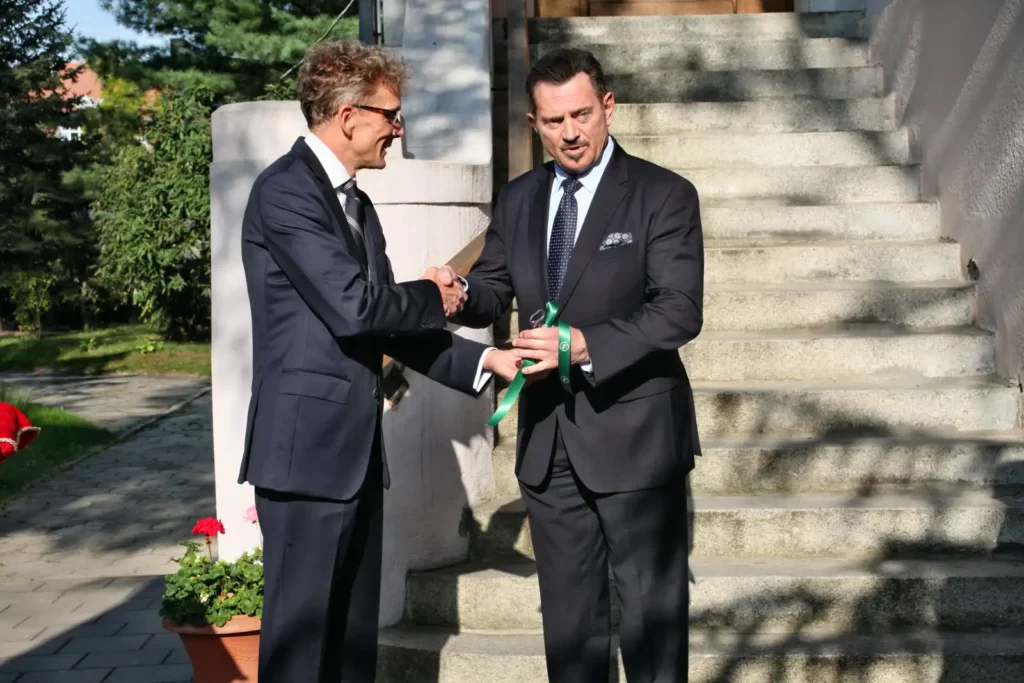Fot. Adam Stępień - Klucze uczelni w nowych rękach 