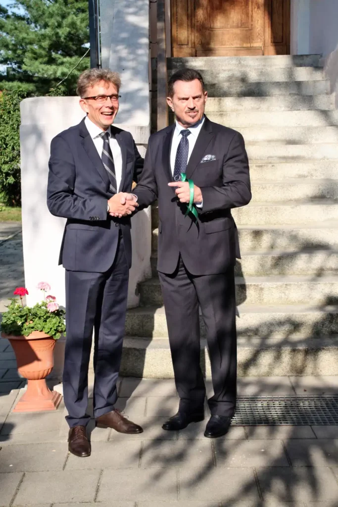 Fot. Adam Stępień - Klucze uczelni w nowych rękach 