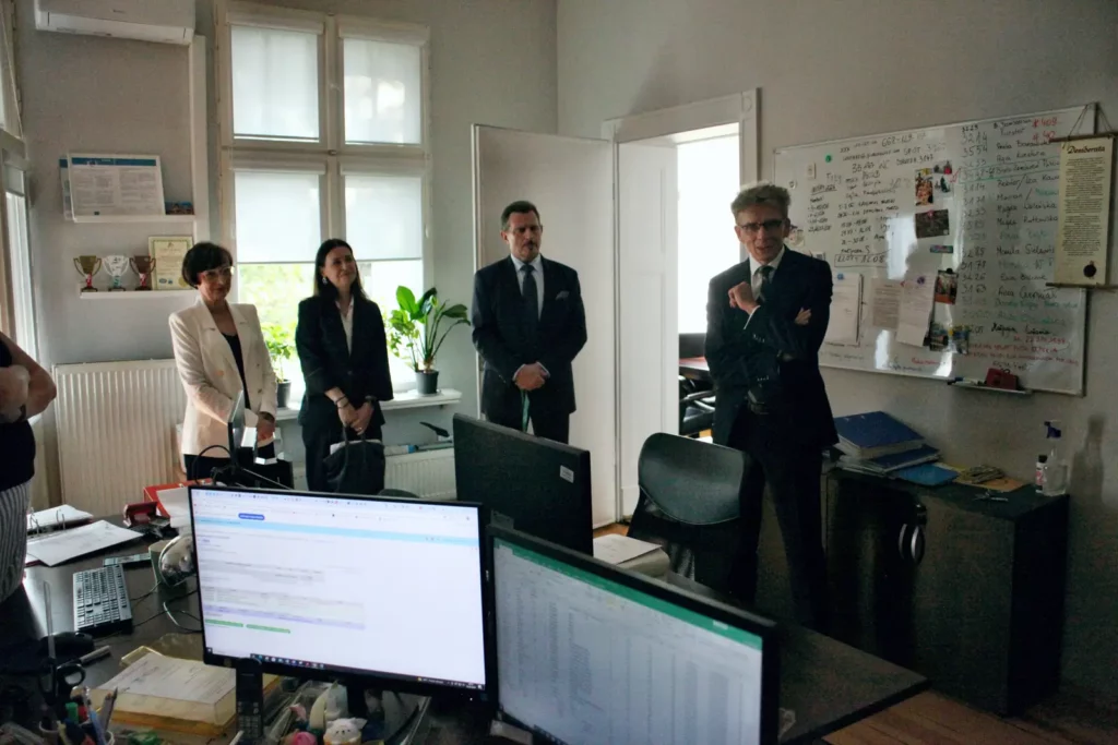 Fot. Adam Stępień - Klucze uczelni w nowych rękach 