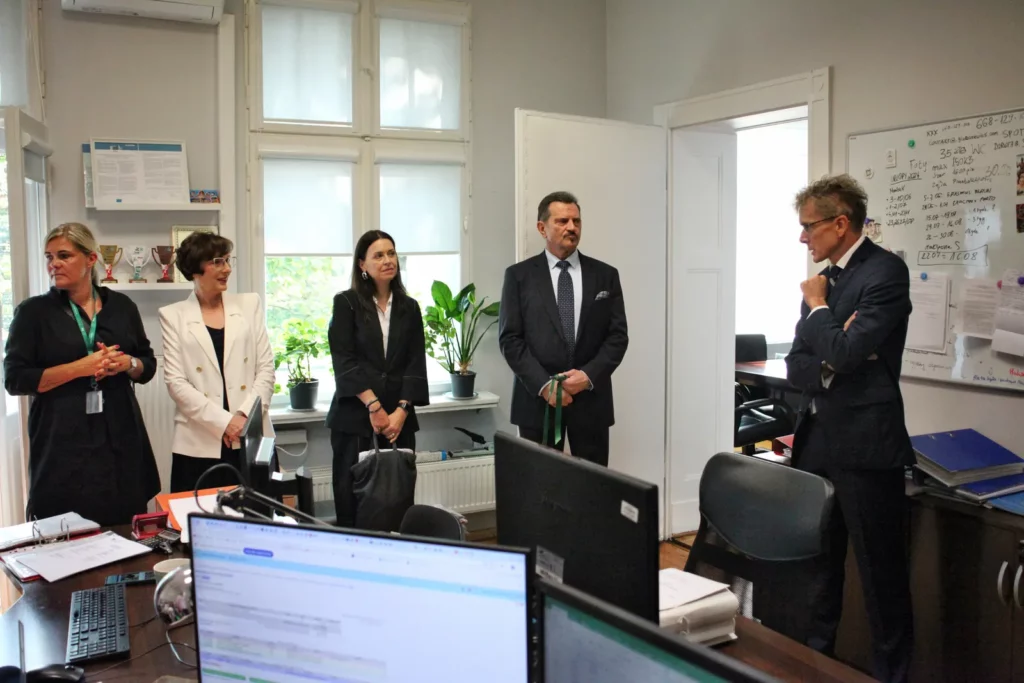 Fot. Adam Stępień - Klucze uczelni w nowych rękach 