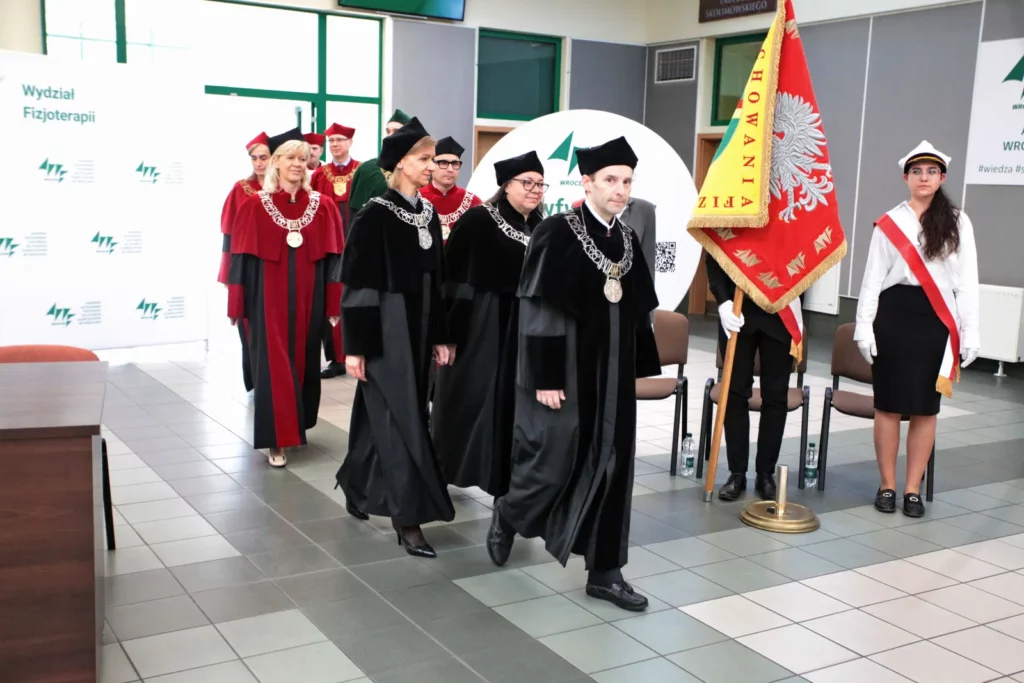 Fot. Adam Stępień - Wręczenie dyplomów absolwentom Akademii Wychowania Fizycznego im. Polskich Olimpijczyków we Wrocławiu 2024