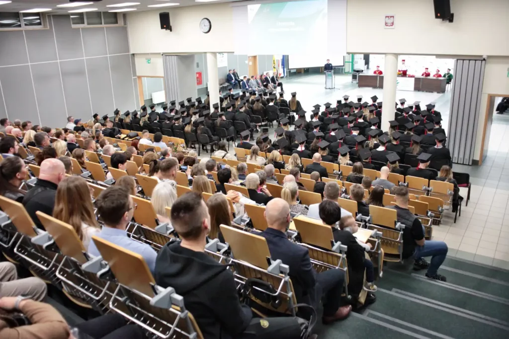 Fot. Adam Stępień - Wręczenie dyplomów absolwentom Akademii Wychowania Fizycznego im. Polskich Olimpijczyków we Wrocławiu 2024