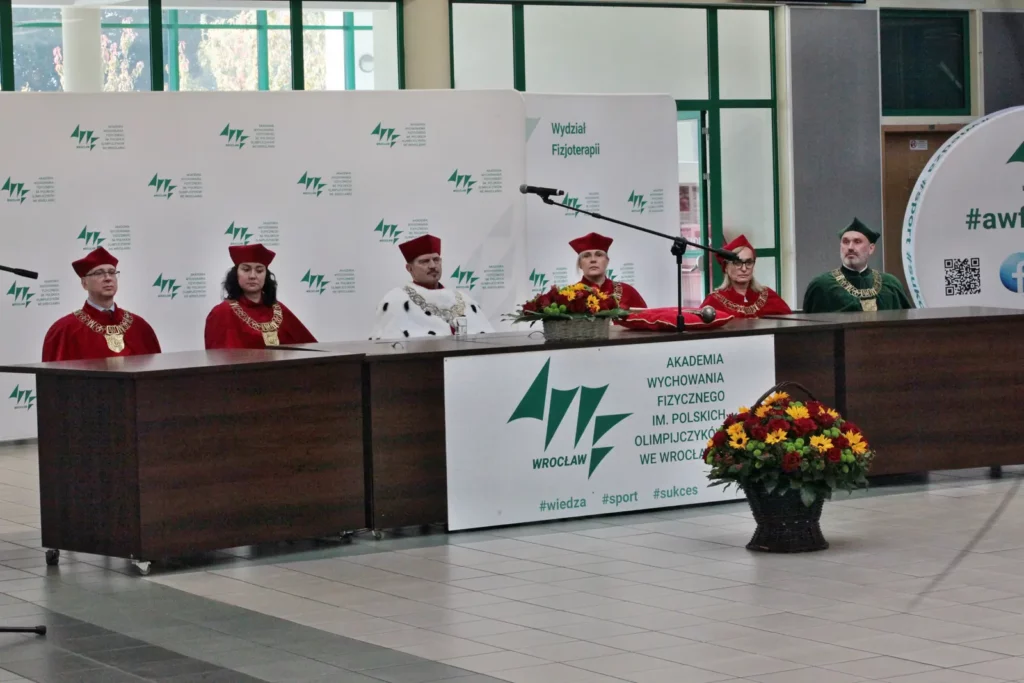 Fot. Adam Stępień - Wręczenie dyplomów absolwentom Akademii Wychowania Fizycznego im. Polskich Olimpijczyków we Wrocławiu 2024
