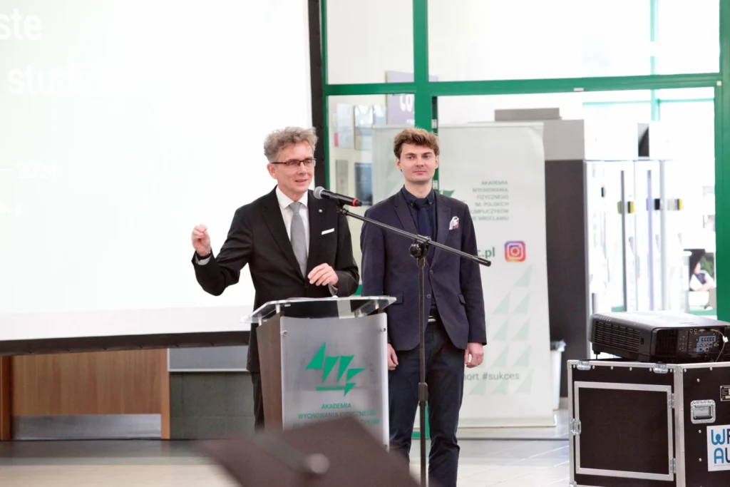 Fot. Adam Stępień - Wręczenie dyplomów absolwentom Akademii Wychowania Fizycznego im. Polskich Olimpijczyków we Wrocławiu 2024