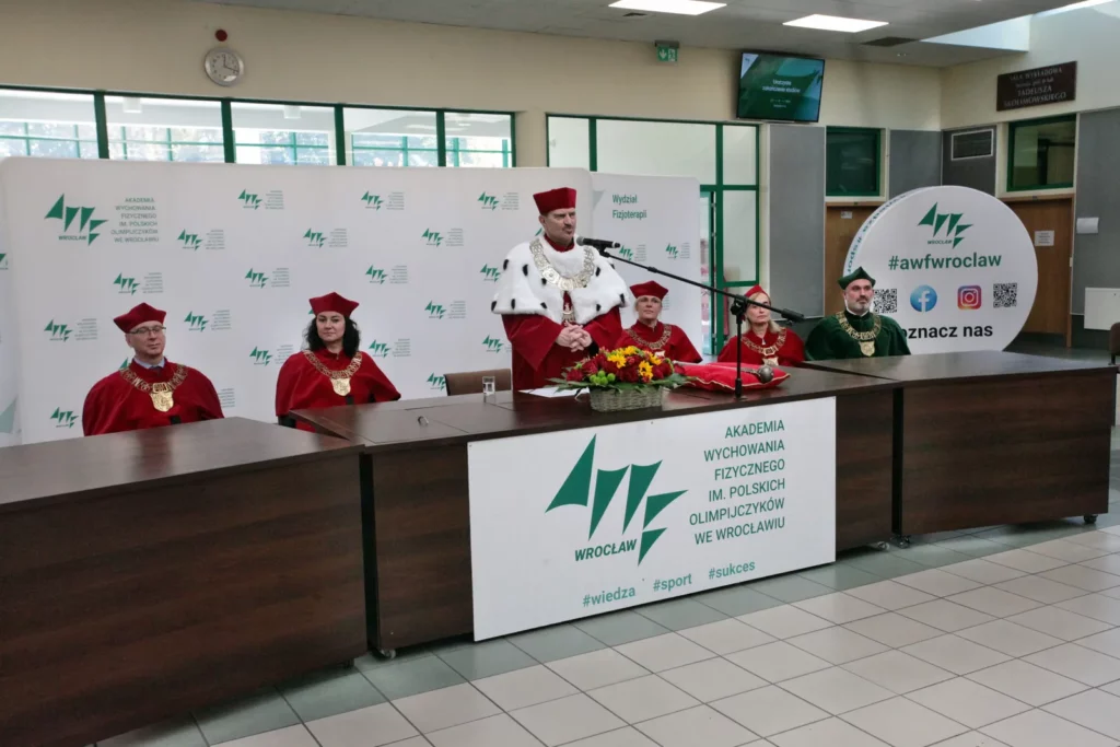 Fot. Adam Stępień - Wręczenie dyplomów absolwentom Akademii Wychowania Fizycznego im. Polskich Olimpijczyków we Wrocławiu 2024