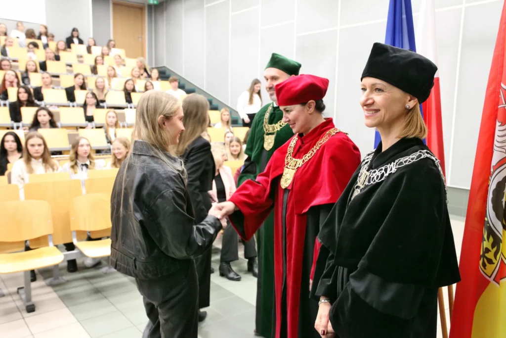 Fot. Adam Stępień - Immatrykulacja studentów rocznika 2024/2025 - Wydział Fizjoterapii, kierunek Kosmetologia i Terapia Zajęciowa