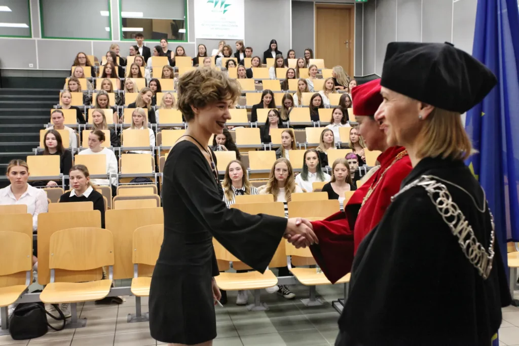 Fot. Adam Stępień - Immatrykulacja studentów rocznika 2024/2025 - Wydział Fizjoterapii, kierunek Kosmetologia i Terapia Zajęciowa