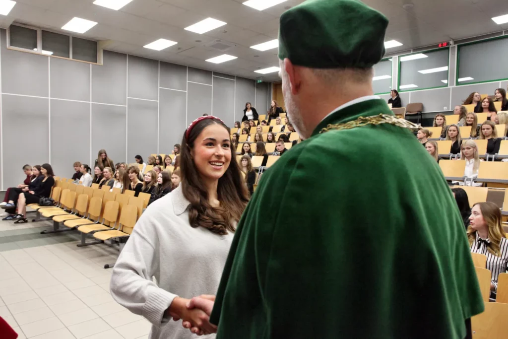 Fot. Adam Stępień - Immatrykulacja studentów rocznika 2024/2025 - Wydział Fizjoterapii, kierunek Kosmetologia i Terapia Zajęciowa