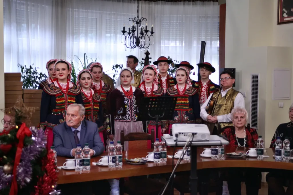 Fot. Adam Stępień - Spotkanie wigilijne z Seniorami Uczelni