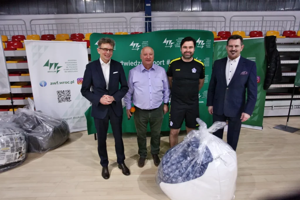 Fot. Adam Stępień - XXXV Świąteczny Turniej Szóstek Piłkarskich o Puchar Rektora AWF Wrocław