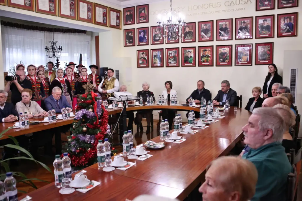 Fot. Adam Stępień - Spotkanie wigilijne z Seniorami Uczelni