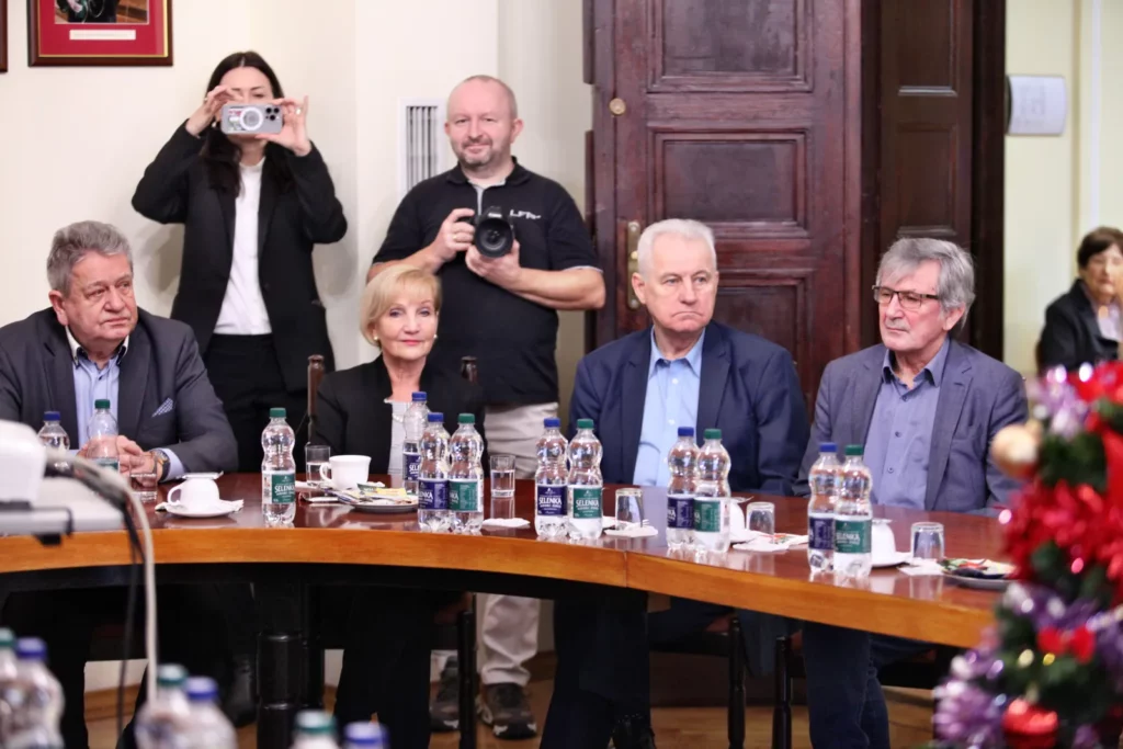Fot. Adam Stępień - Spotkanie wigilijne z Seniorami Uczelni