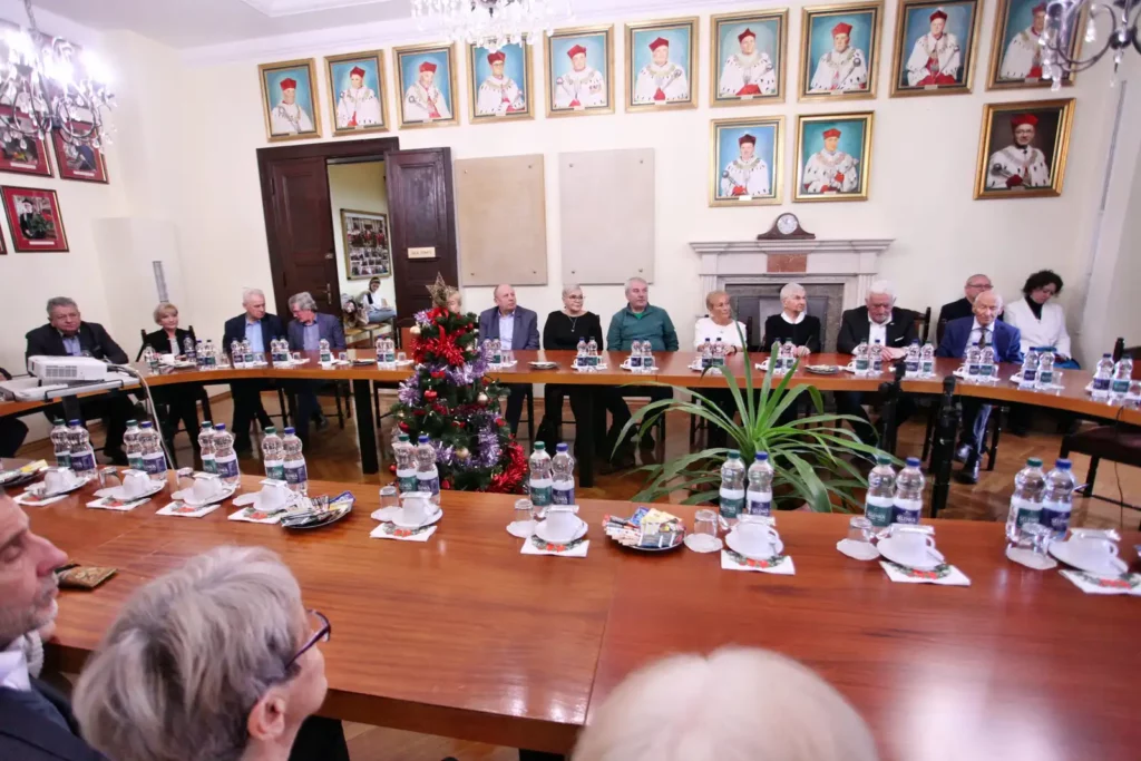 Fot. Adam Stępień - Spotkanie wigilijne z Seniorami Uczelni