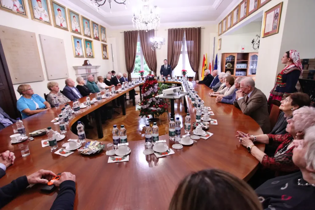 Fot. Adam Stępień - Spotkanie wigilijne z Seniorami Uczelni