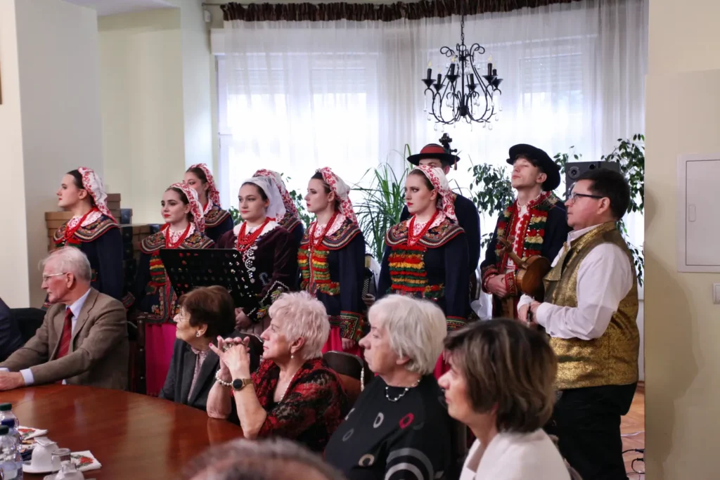 Fot. Adam Stępień - Spotkanie wigilijne z Seniorami Uczelni