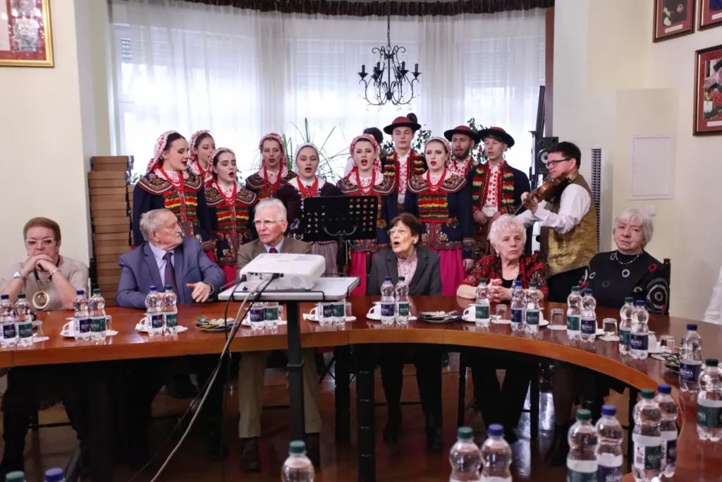 Fot. Adam Stępień - Spotkanie wigilijne z Seniorami Uczelni
