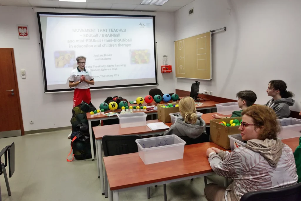 Fot. Adam Stępień - Wykorzystanie piłek EDUball w edukacji i terapii osób dorosłych z niepełnosprawnościami