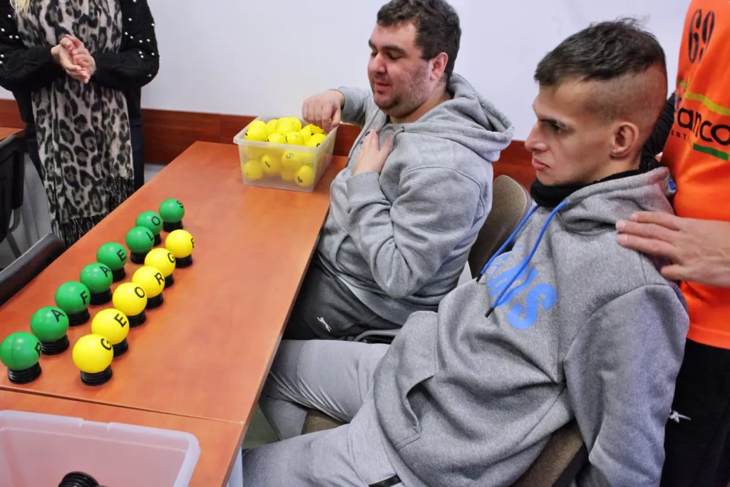 Fot. Adam Stępień - Wykorzystanie piłek EDUball w edukacji i terapii osób dorosłych z niepełnosprawnościami