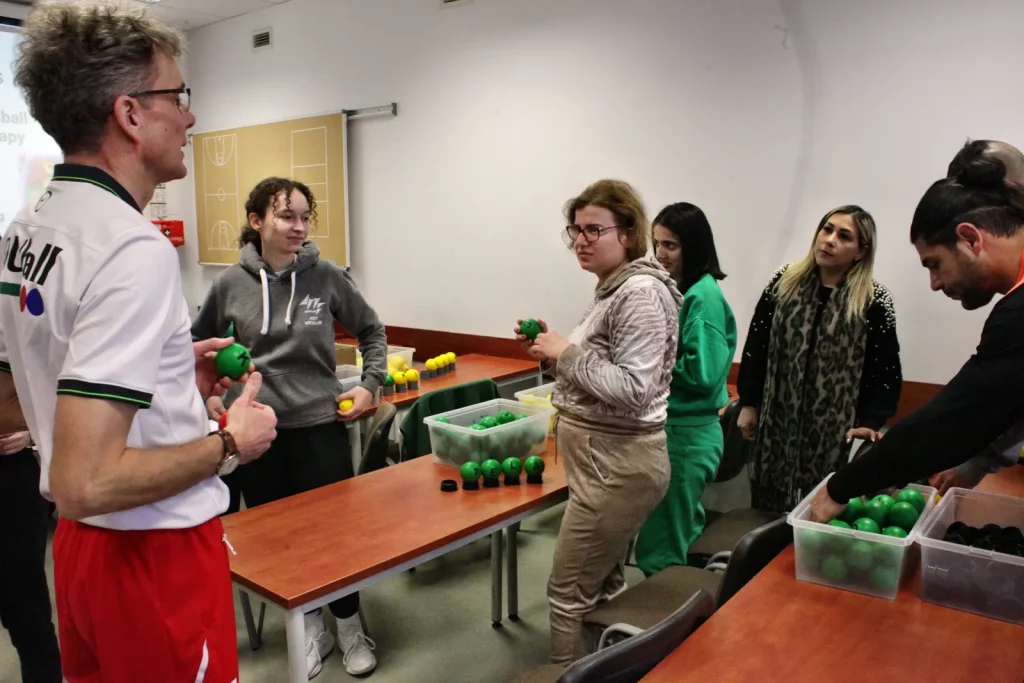 Fot. Adam Stępień - Wykorzystanie piłek EDUball w edukacji i terapii osób dorosłych z niepełnosprawnościami