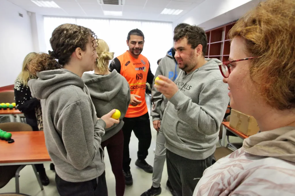 Fot. Adam Stępień - Wykorzystanie piłek EDUball w edukacji i terapii osób dorosłych z niepełnosprawnościami