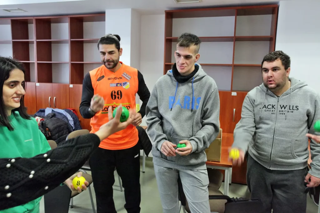 Fot. Adam Stępień - Wykorzystanie piłek EDUball w edukacji i terapii osób dorosłych z niepełnosprawnościami