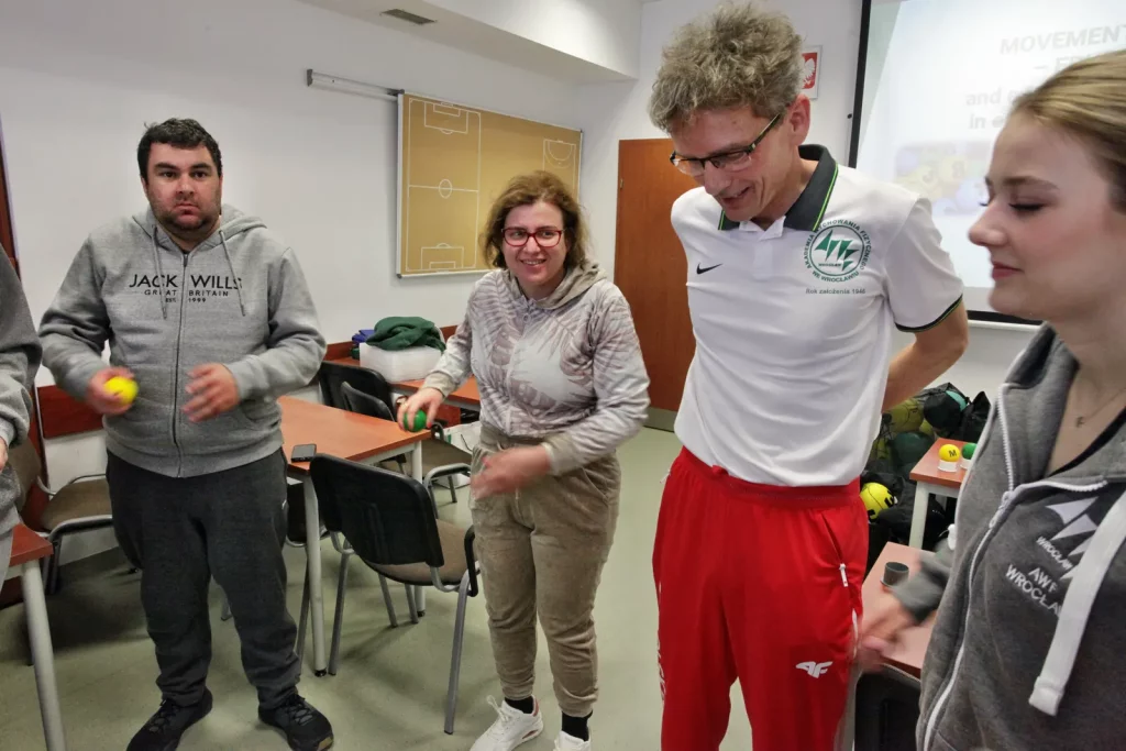 Fot. Adam Stępień - Wykorzystanie piłek EDUball w edukacji i terapii osób dorosłych z niepełnosprawnościami