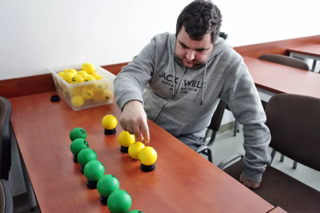 Fot. Adam Stępień - Wykorzystanie piłek EDUball w edukacji i terapii osób dorosłych z niepełnosprawnościami