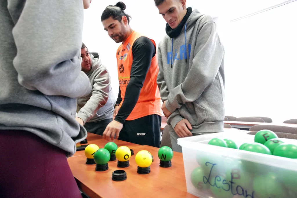 Fot. Adam Stępień - Wykorzystanie piłek EDUball w edukacji i terapii osób dorosłych z niepełnosprawnościami