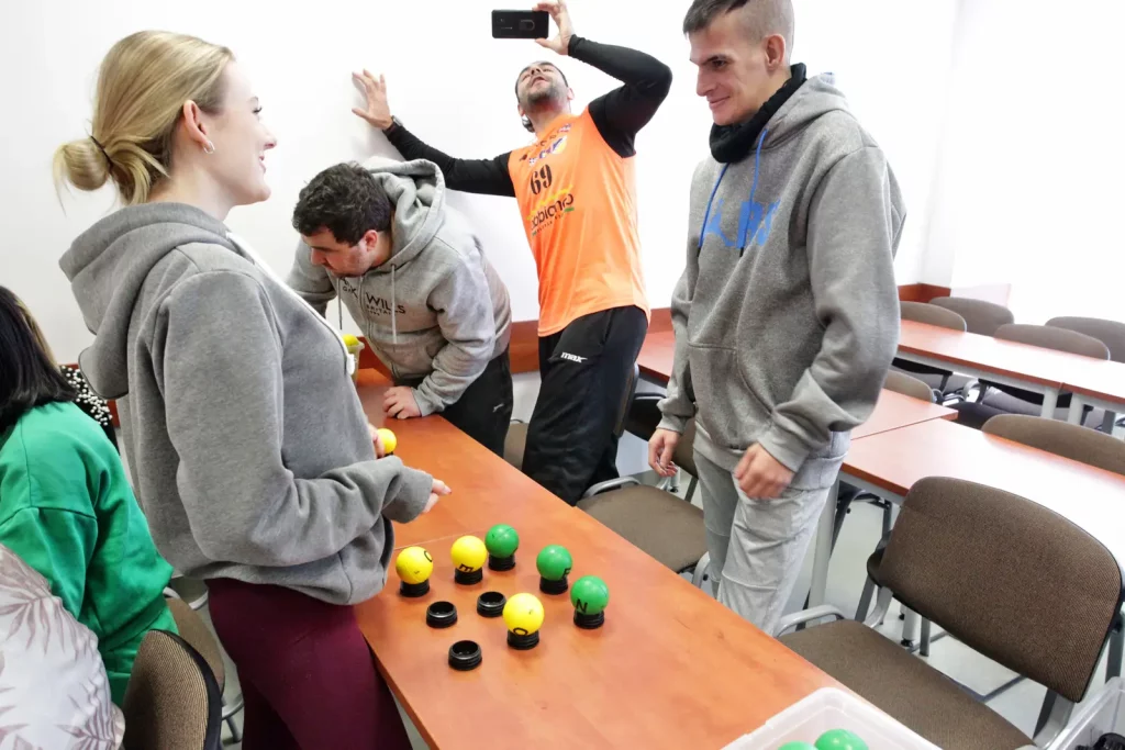 Fot. Adam Stępień - Wykorzystanie piłek EDUball w edukacji i terapii osób dorosłych z niepełnosprawnościami