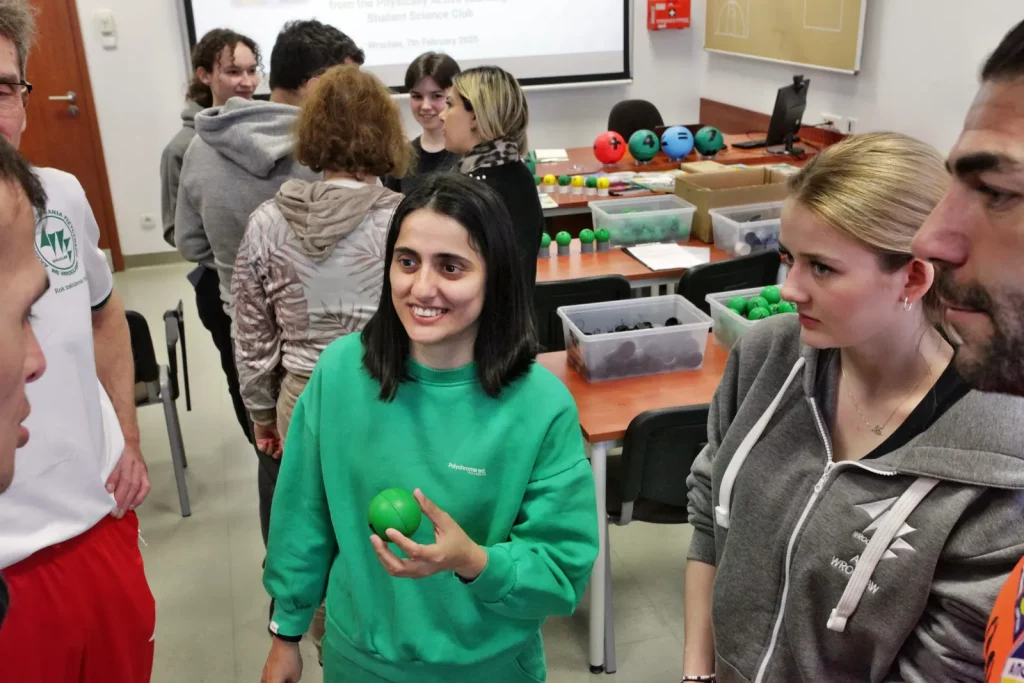 Fot. Adam Stępień - Wykorzystanie piłek EDUball w edukacji i terapii osób dorosłych z niepełnosprawnościami
