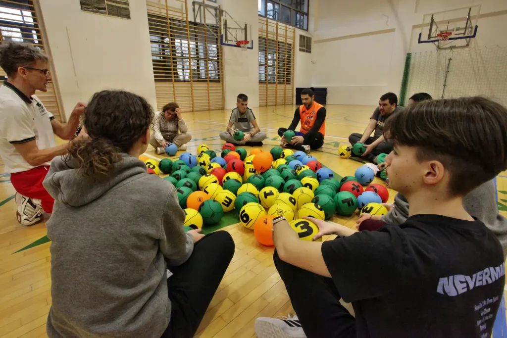 Fot. Adam Stępień - Wykorzystanie piłek EDUball w edukacji i terapii osób dorosłych z niepełnosprawnościami