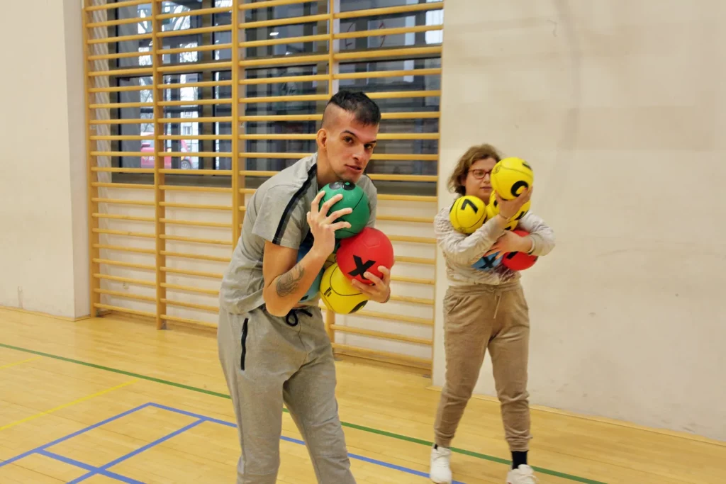 Fot. Adam Stępień - Wykorzystanie piłek EDUball w edukacji i terapii osób dorosłych z niepełnosprawnościami