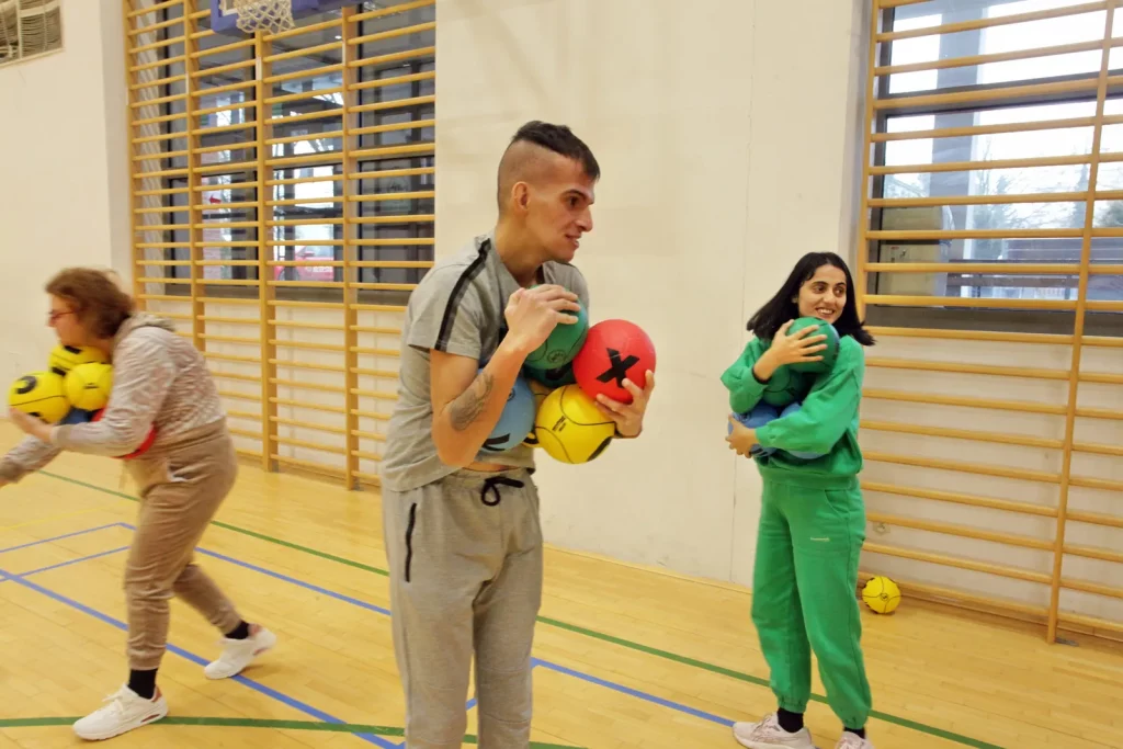 Fot. Adam Stępień - Wykorzystanie piłek EDUball w edukacji i terapii osób dorosłych z niepełnosprawnościami