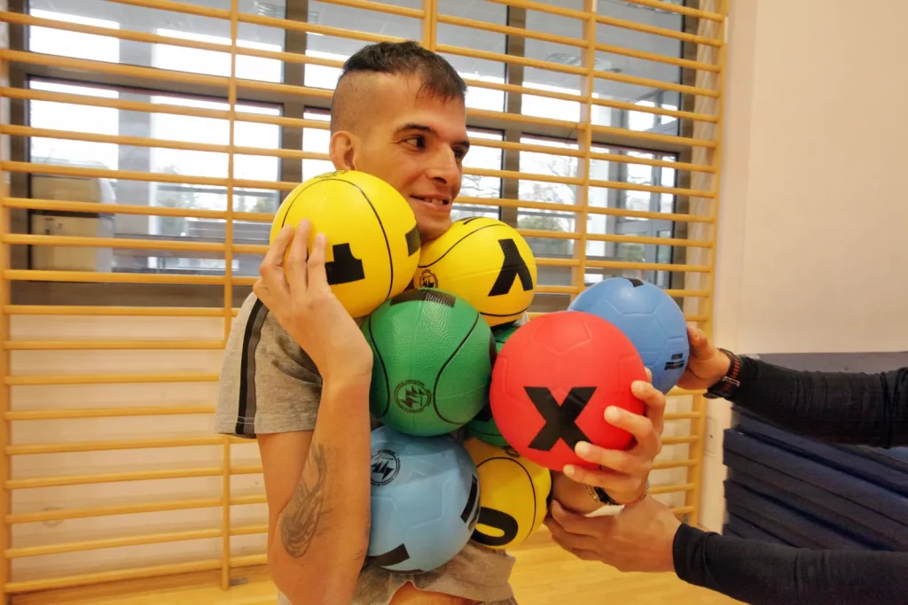 Fot. Adam Stępień - Wykorzystanie piłek EDUball w edukacji i terapii osób dorosłych z niepełnosprawnościami