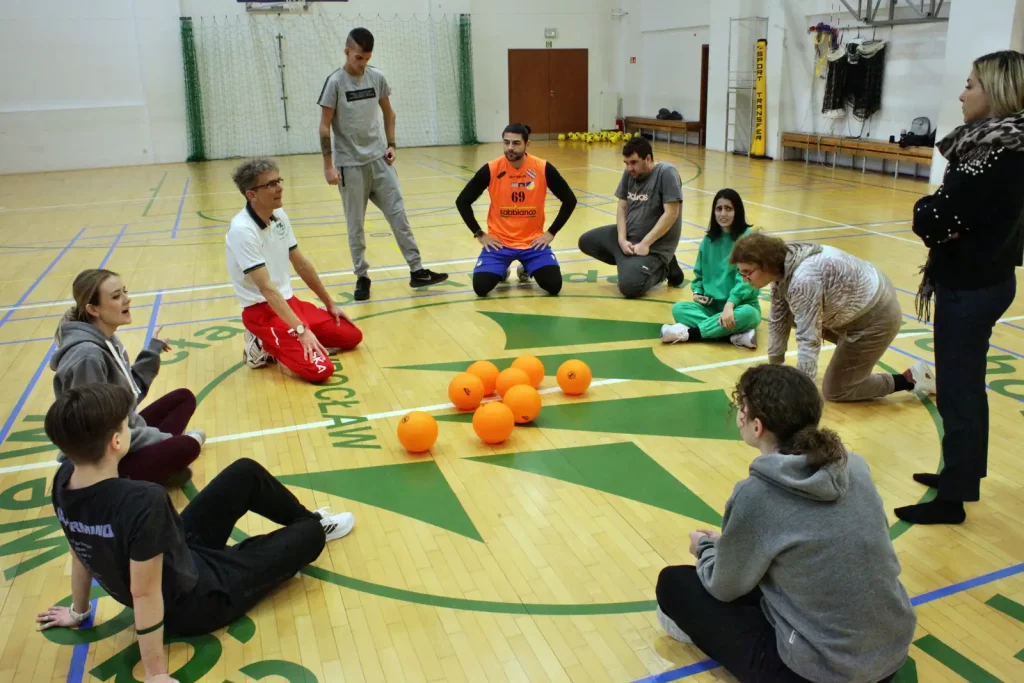 Fot. Adam Stępień - Wykorzystanie piłek EDUball w edukacji i terapii osób dorosłych z niepełnosprawnościami