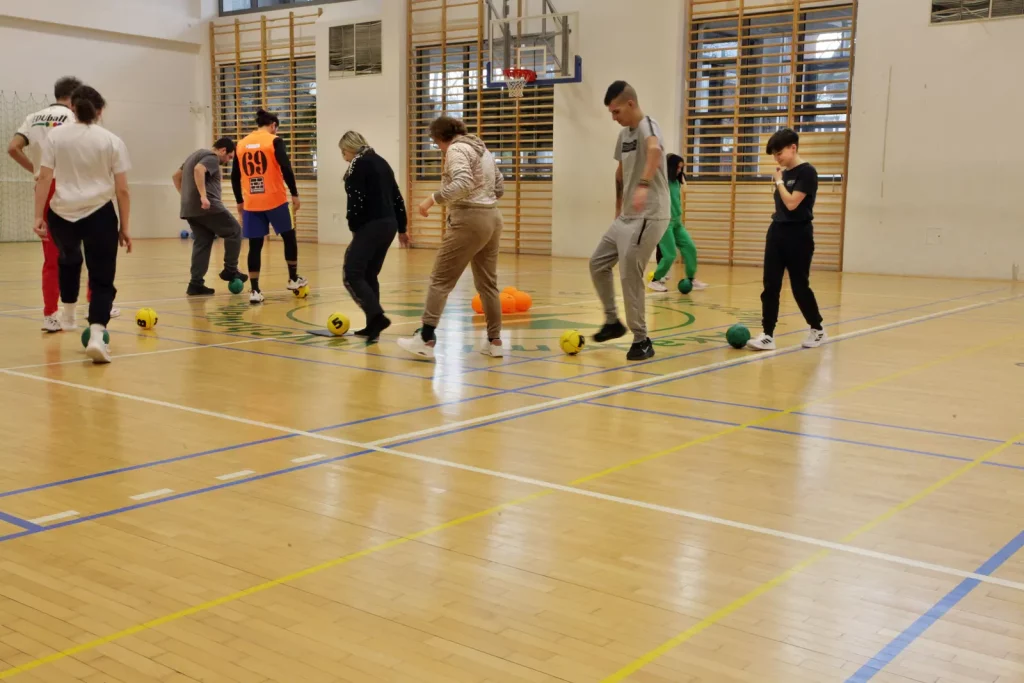 Fot. Adam Stępień - Wykorzystanie piłek EDUball w edukacji i terapii osób dorosłych z niepełnosprawnościami