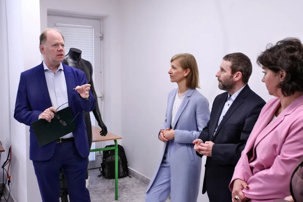 Fot. Adam Stępień - Otwarcie Sali symulacji "Podróży pacjenta z niepełnosprawnością"